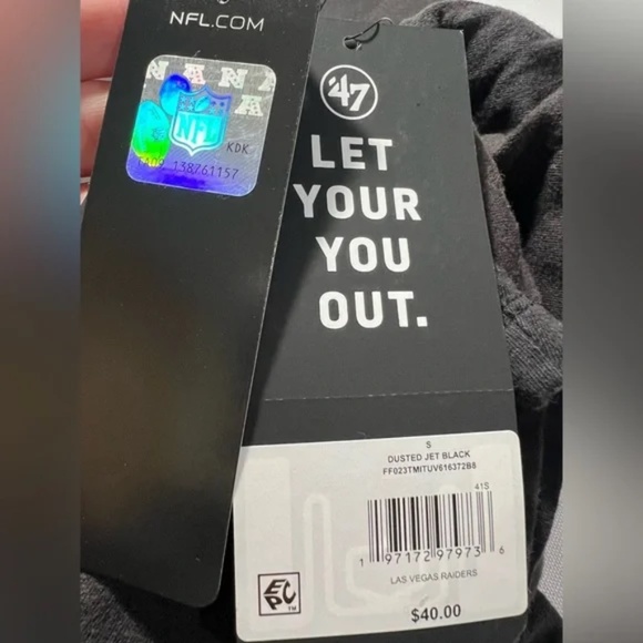 New 47 Men's Las Vegas Raiders Dusted Distressed Black T-Shirt NFL mens Medium - Picture 6 of 7